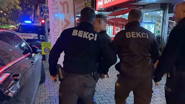 Kayseri'de sokak ortasında bıçaklı saldırı!