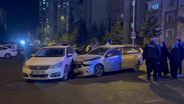 Kayseri'de iki otomobil çarpıştı: 1 yaralı