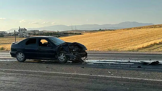Adıyaman'da iki otomobilin çarpıştığı kazada 4 kişi yaralandı