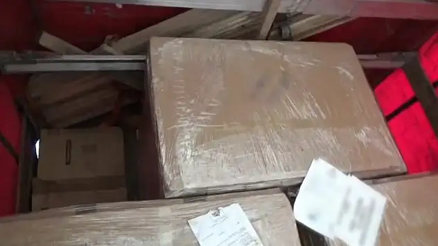 Sivas'ta ilaç yüklü tırdan 8 kaçak göçmen çıktı!