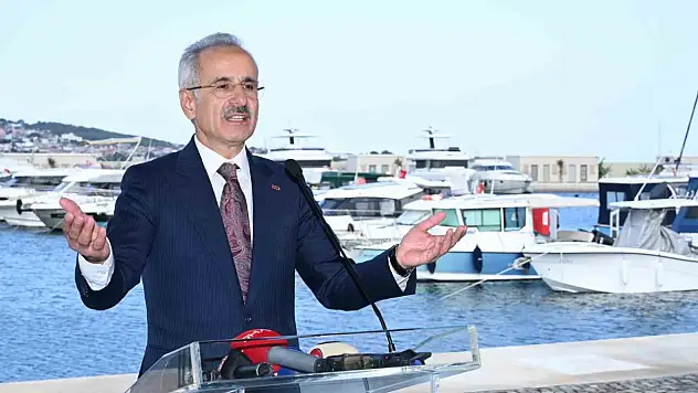 İlk yerli tarama gemisi suyla buluştu!