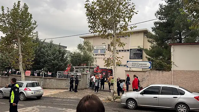 İnşaat çalışması sırasında çıkan gazdan etkilenen öğrenciler hastaneye kaldırıldı!