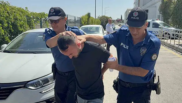 Belediye şantiyesinde amir, işçisini ayağından vurdu