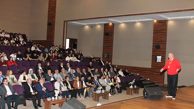 Islak mendilin mucidi Kayseri'de söyleşi düzenledi