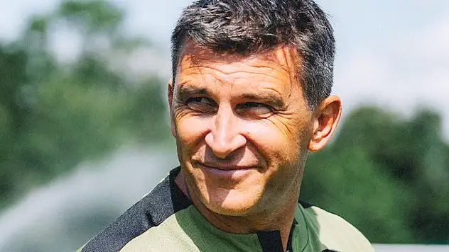 Jakirovic İngiltere'de yaptı yapacağını!