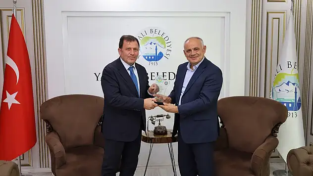 Kabakcı'dan teşekkür plaketi