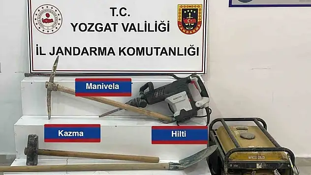Kaçak kazı yapan 4 kişi yakayı ele verdi