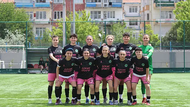 Kadınlar 3. Lig'de Ereğli Lisesi adını son 8 takım arasına yazdırdı!