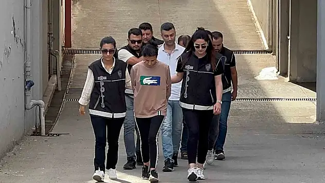 Kurye Kılığıyla Kadınlar Gününde Vurgun Yaptılar