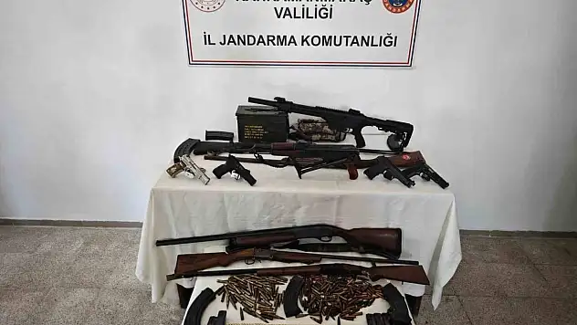 Silah ticareti operasyonunda 3 şüpheli tutuklandı