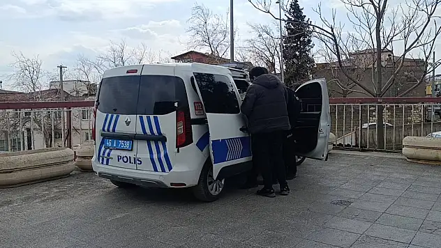 'Bir dal sigara' tartışması bıçaklı kavgaya dönüştü: 1 yaralı