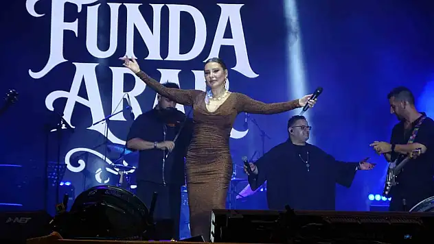 Funda Arar Fuara Damga Vurdu