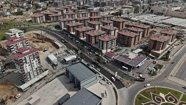 Kahramanmaraş'ta Ali Sezal Bulvarı sıcak asfaltla kaplandı