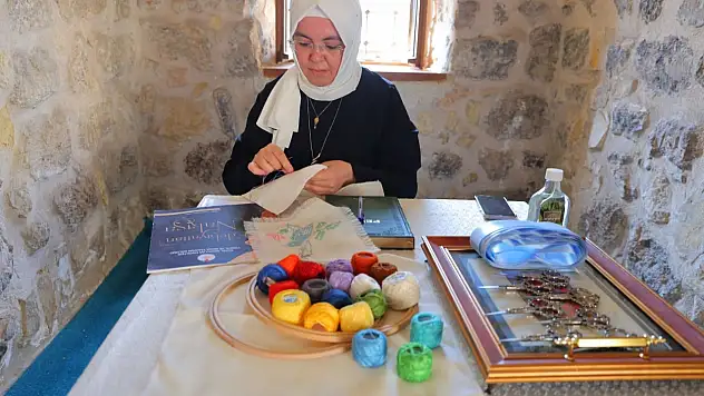 Kahramanmaraş'ta edebiyat ve nakış sanatı buluştu!
