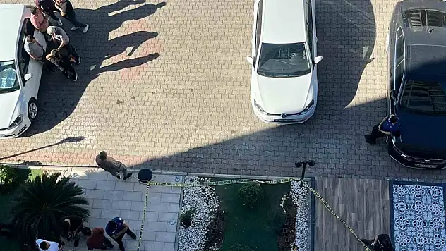 Kahramanmaraş'ta kuaför önünde silahlı saldırı: 2 kadın yaralandı