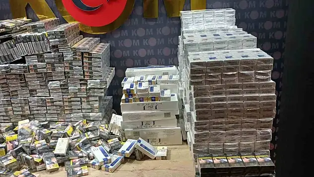 Kahramanmaraş'ta binlerce kaçak sigara ve makaron ele geçirildi!