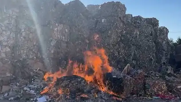Kahramanmaraş'ta kağıt fabrikasında yangın paniği
