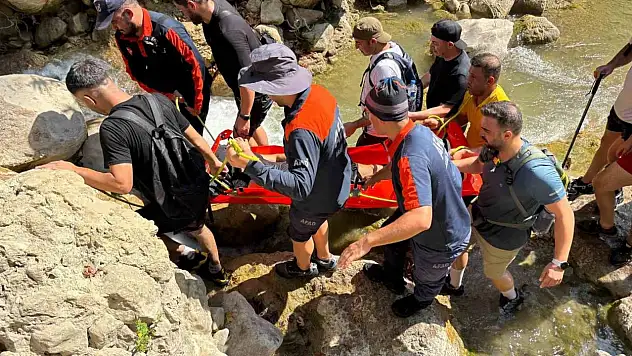 Şelale kanyonunda mahsur kaldı: Ekipler seferber oldu