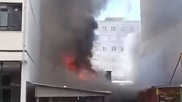 Kahramanmaraş'ta manavda korkutan yangın