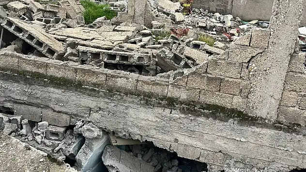 Kahramanmaraş'ta metruk haldeki ev çöktü!