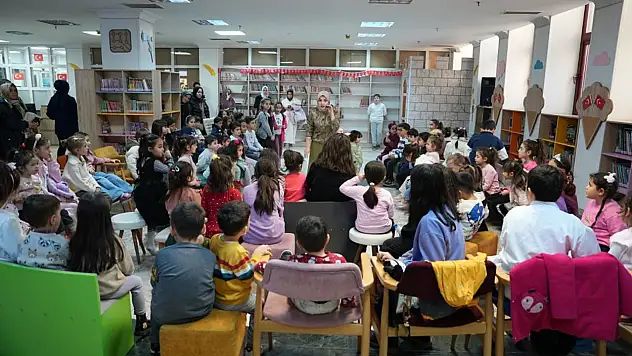 Miniklere masal etkinliği