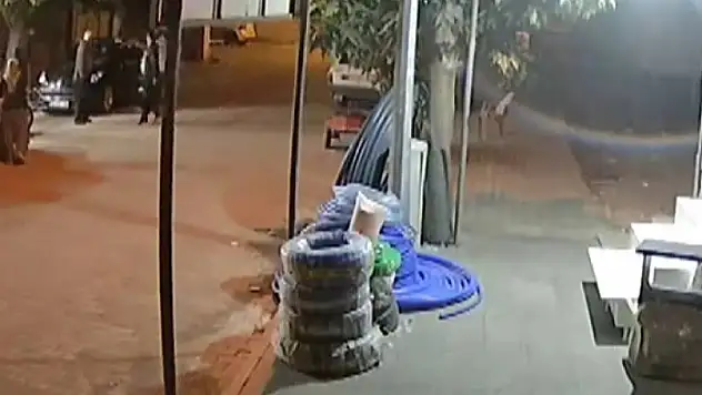 Polis memurunun hayatını kaybettiği silahlı saldırı kamerada
