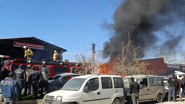 Sanayi sitesinde çıkan yangın paniğe neden oldu
