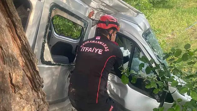 Andırın'da hafif ticari araç kazası: 4 yaralı