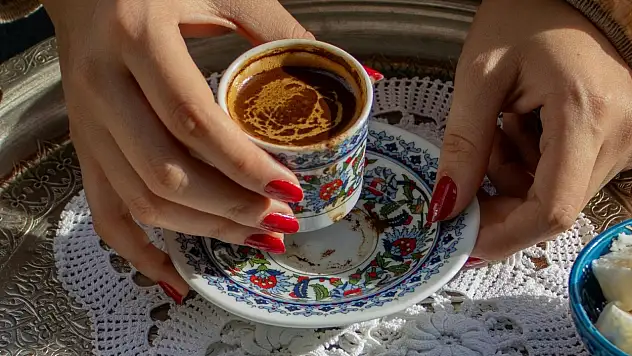 Kahve keyfinize yakışır! Şık sunumluk 4 malzemeli kurabiye tarifi