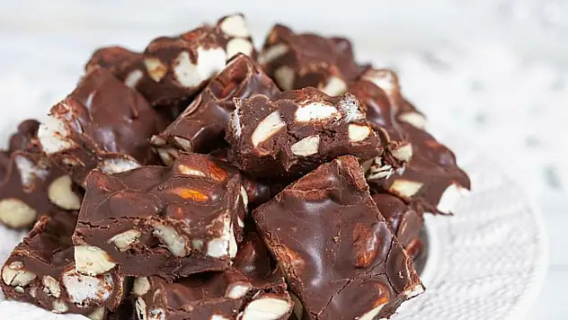 Kahve yanı tarifleri - Fudge tatlısı