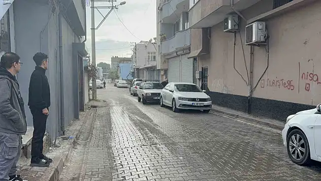 Kahvehaneciyle müşteriler arasında silahlı kavga çıktı: Çok sayıda ölü ve yaralı!