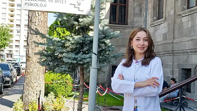 Kanser hastalarına uzmanından beslenme önerileri: İşte uzak durulması gereken gıdalar!