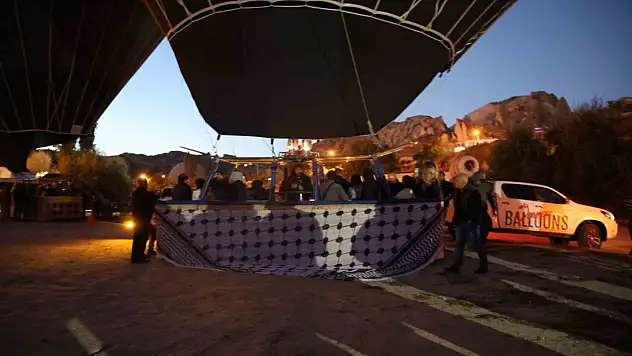 Kapadokya'da sıcak hava balonları Gazze için yükseldi!