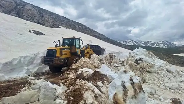 Kar ve yağış vurdu! Pınarbaşı Belediyesi seferberlik başlattı