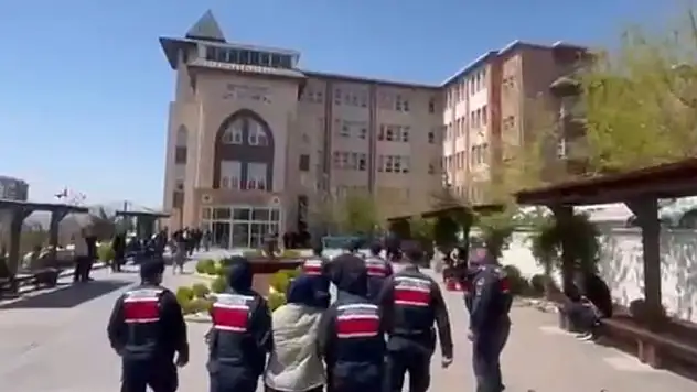 Kahramanmaraş'ta eşini vuran koca tutuklandı
