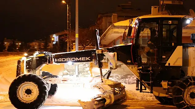 Karla mücadele sürüyor!