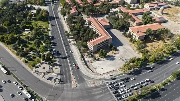 Kartal Katlı Kavşağı'nda çalışmalar başladı: Vatandaşlara trafik uyarısı!