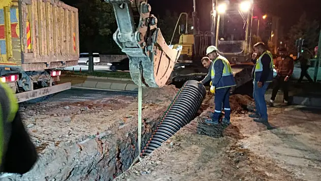 KASKİ'den gece mesaisi: Altyapı çalışmaları hız kesmedi!