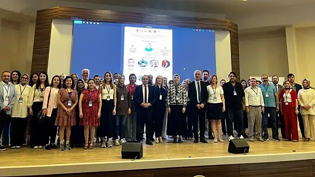 Türkiye'nin dört bir yanından matematik öğretmenleri bu eğitimde buluştu