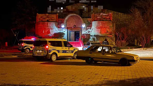 Kayseri'de olaylı gece: Kulüp çalışanı bıçaklandı!