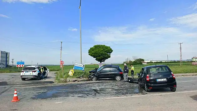 Boğazlıyan yolunda iki otomobilin çarpışması sonucu 7 kişi yaralandı
