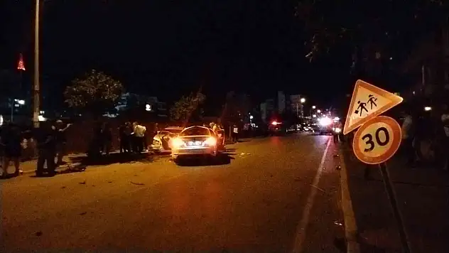 Adana'da zincirleme kaza: 3'ü ağır 7 yaralı!