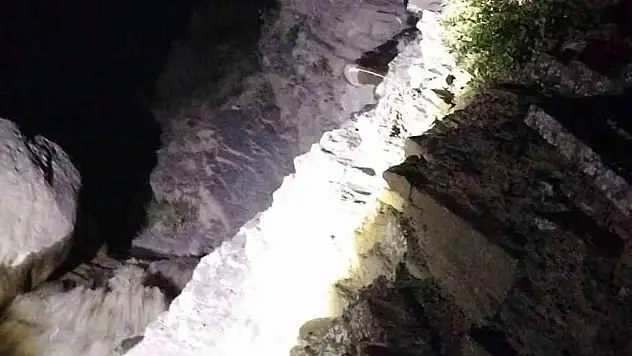 Kayalıklarda mahsur kalan vatandaş için seferberlik