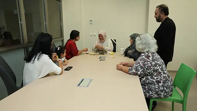 KAYMEK, hasta yakınlarına etkinliklerle moral oluyor