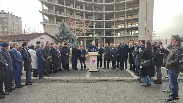 Kayseri Adliyesi Ek Hizmet Binası için önemli adım atıldı: Devir teslim töreni gerçekleştirildi!