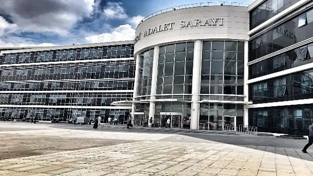 Kayseri Adliyesi'nde duruşmanın ardından silahlı saldırı: Pusu kurdu, başkasını yaraladı!