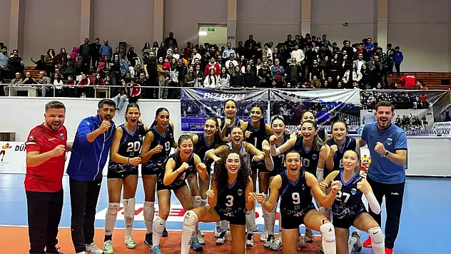 Kayseri Atletikspor Voleybol takımı evinde kazandı