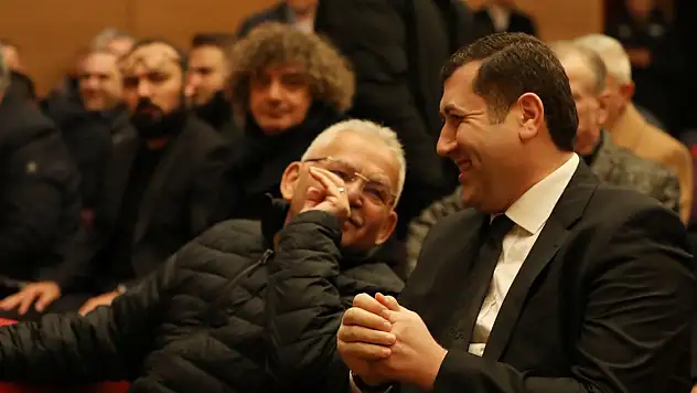 Kayseri Baki Ersoy'un Memduh Büyükkılıç'a olan sözlerini konuşuyor