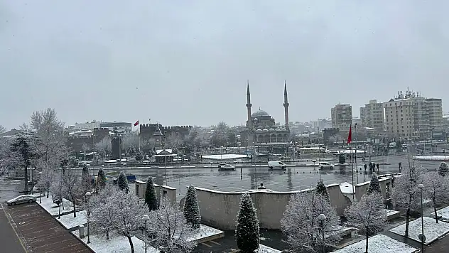 Kayseri beyaza büründü: İşte kentten yansıyan ilk manzaralar (27 Aralık 2025)