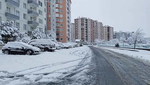 Kayseri beyaza büründü: Kartpostallık görüntüler